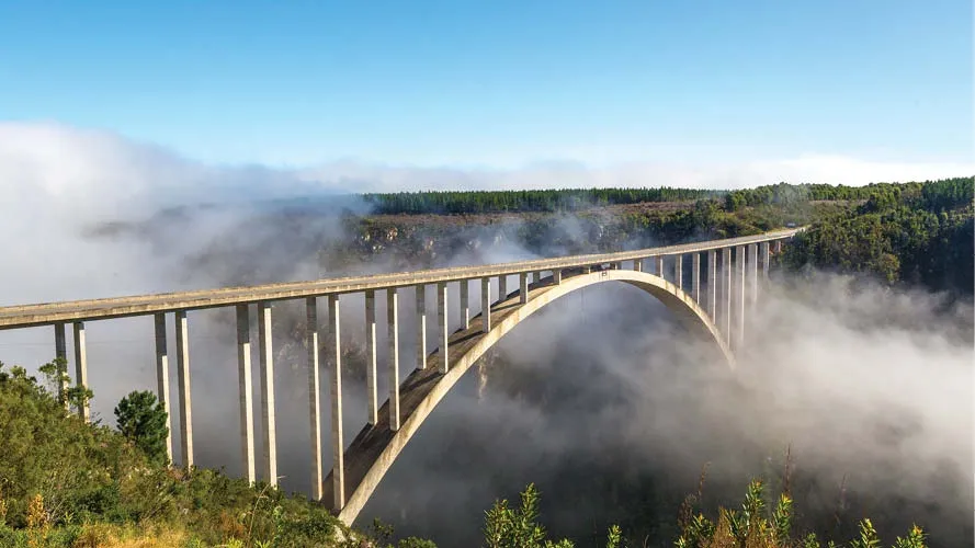 Experience thrilling views from Bloukrans Bridge heights